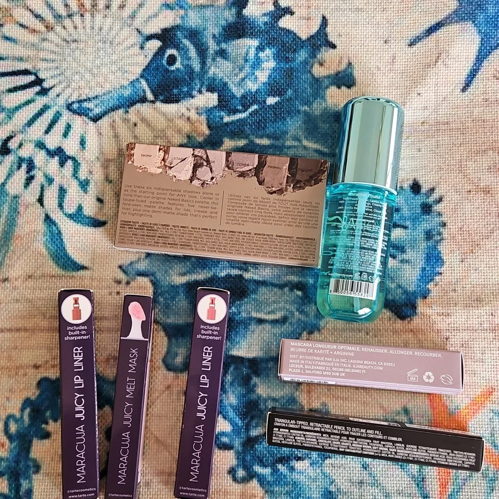 Makeup Bundle - Picture 2 of 16